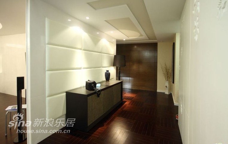 简约 二居 客厅图片来自用户2559456651在四季全景台简约风格大户型80的分享