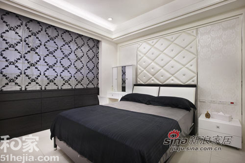 简约 一居 卧室图片来自用户2737786973在个性时尚黑白设计35的分享