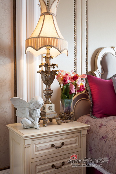 欧式 别墅 卧室图片来自用户2557013183在高富帅的另类欧式奢华风格14的分享