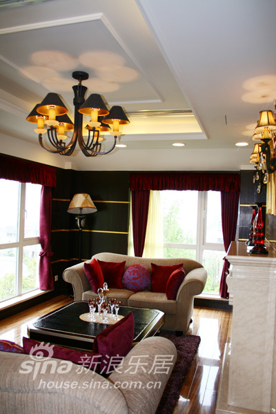 欧式 别墅 客厅图片来自用户2745758987在城市中的豪华一景63的分享