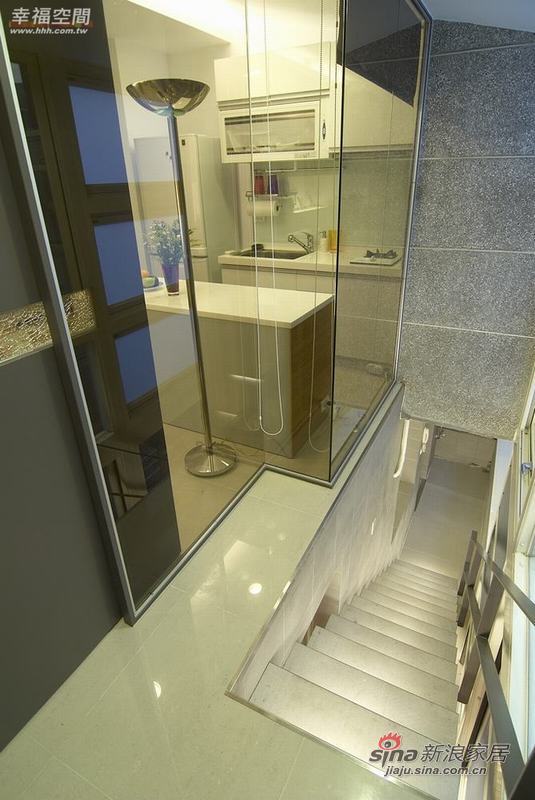 简约 复式 楼梯图片来自幸福空间在2个人的79P清新自然复式公寓94的分享