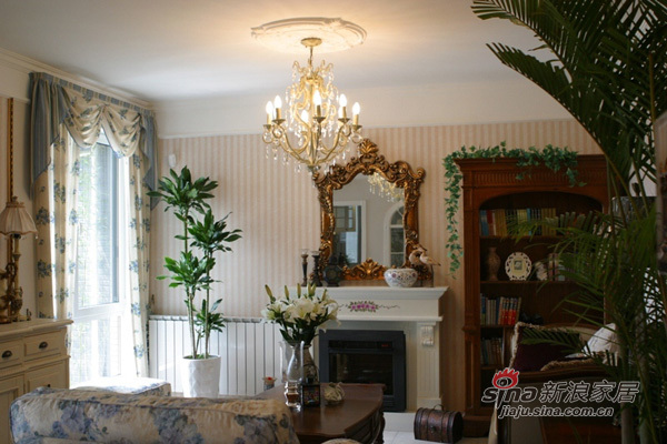 美式 别墅 客厅图片来自用户1907685403在牧马山320平美式新古典别墅61的分享