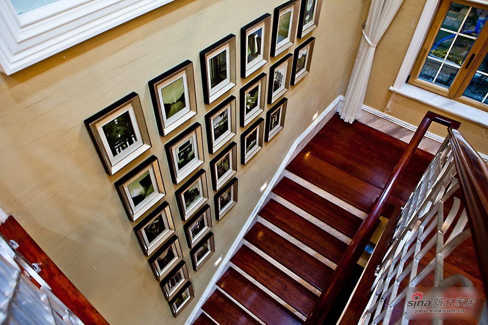 欧式 三居 楼梯图片来自用户2746889121在25万打造140平奢华欧式三居豪宅19的分享