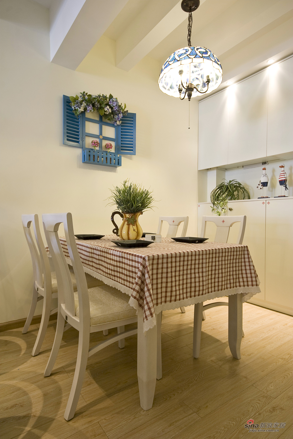 地中海 二居 餐厅图片来自装修微日记在【高清】小夫妻83平蓝白地中海婚房63的分享