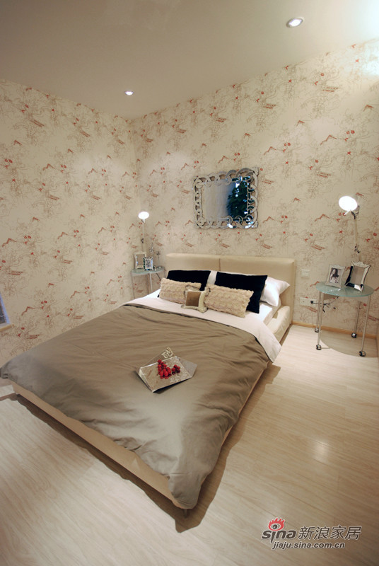 现代 三居 卧室图片来自朗润装饰工程有限公司在110平现实时尚风格3居室的分享