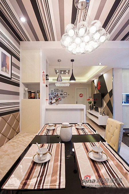 现代 二居 餐厅图片来自佰辰生活装饰在黑白条纹控85平现代简约婚房10的分享