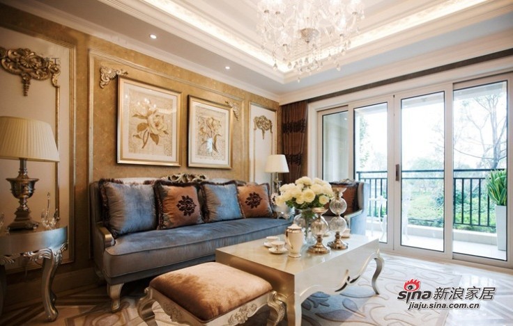 欧式 复式 客厅图片来自用户2746869241在孔雀城260平欧式奢华别墅78的分享