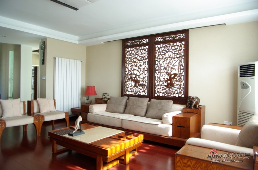 中式 三居 客厅图片来自用户1907659705在中式稳重3居设计详解80的分享