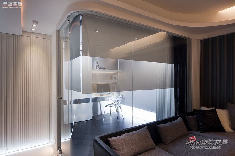 现代 四居 客厅图片来自幸福空间在省钱夫妻精装102P现代居室50的分享
