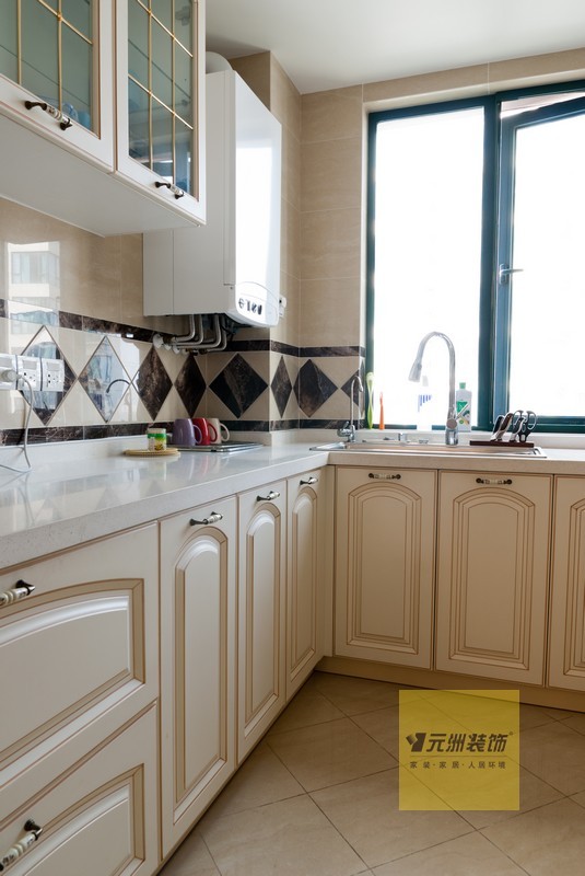 欧式 三居 厨房图片来自用户2557013183在奢华的欧式三居室13的分享