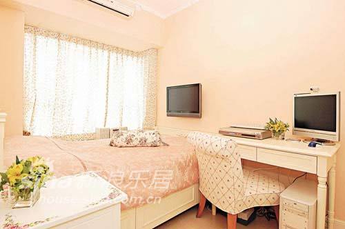 简约 二居 卧室图片来自用户2557010253在粉橙色温馨 营造梦幻温暖家居世界37的分享