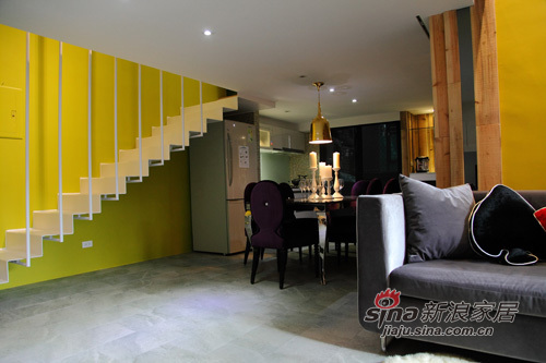 其他 三居 客厅图片来自用户2737948467在时尚森林创意挑高靓色小豪宅17的分享