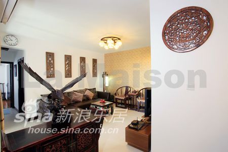 欧式 三居 客厅图片来自用户2746953981在美颂-张江（大华铂金华府3房）52的分享