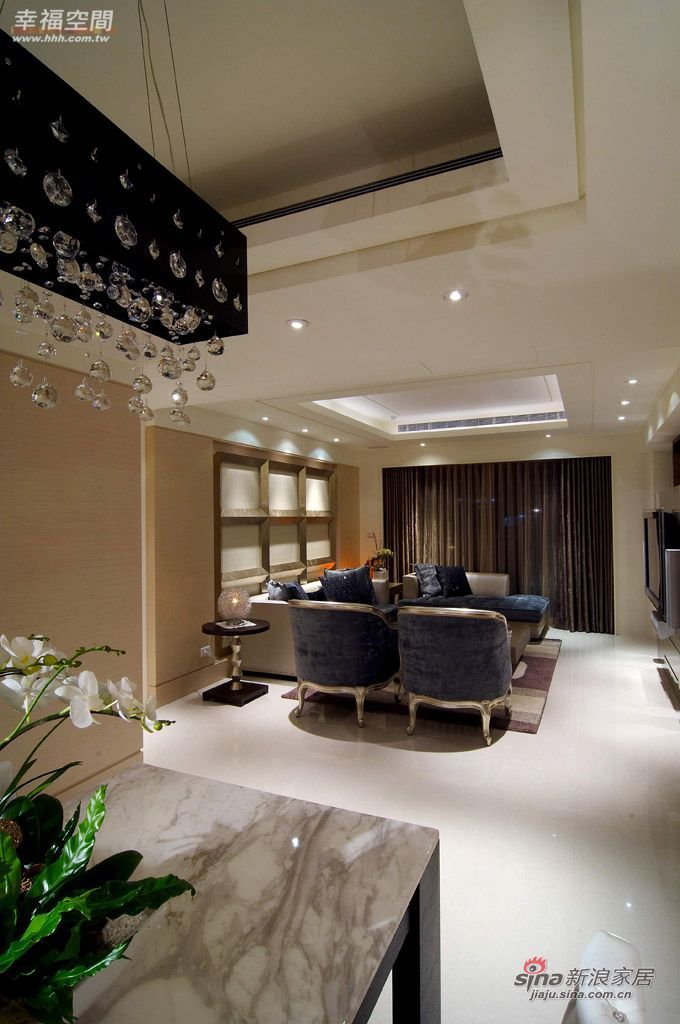 欧式 公寓 客厅图片来自幸福空间在198平新贵打造低调奢华三口之家91的分享