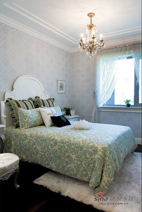 欧式 二居 卧室图片来自用户2772873991在白领7万装110平精致2居家96的分享