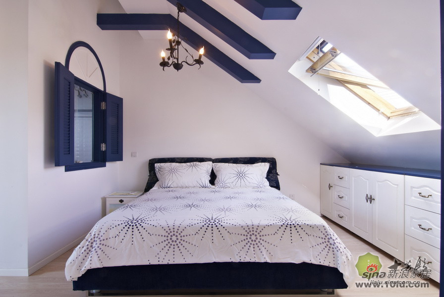 地中海 别墅 卧室图片来自用户2757320995在8.5万打造160平地中海风格清新小别墅27的分享