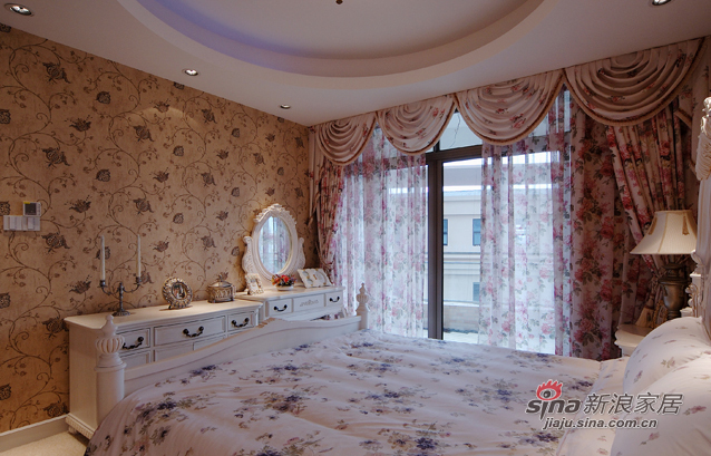 欧式 三居 卧室图片来自朗润装饰工程有限公司在120平温馨可爱简约欧式3居的分享