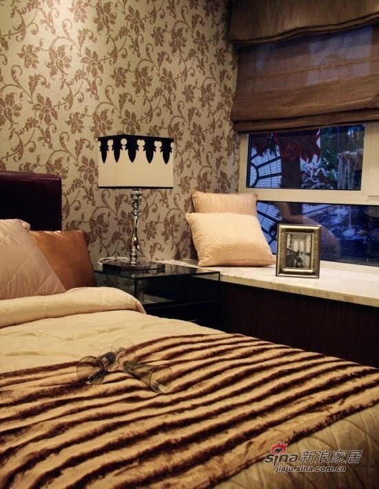 现代 三居 卧室图片来自xiaowu_15在98平怀旧现代3居花10万58的分享