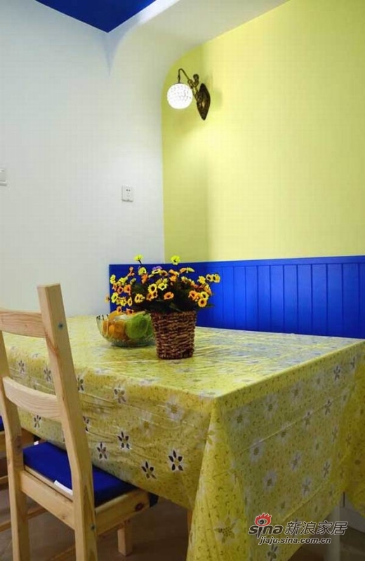 地中海 二居 餐厅图片来自用户2756243717在70平清新蓝色海岸地中海屋66的分享