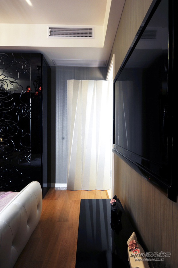 简约 三居 卧室图片来自佰辰生活装饰在110平时尚简约大气三口之家12的分享