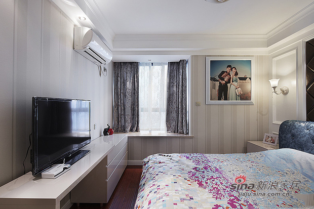 现代 二居 卧室图片来自佰辰生活装饰在89平现代简约温馨三居婚房98的分享