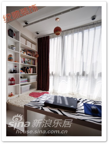欧式 三居 客厅图片来自用户2746889121在美颂-张江（大华铂金华府3房）18的分享