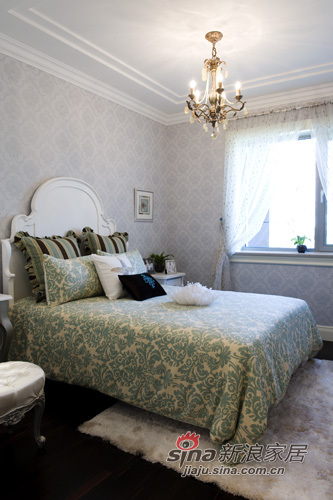 欧式 别墅 卧室图片来自用户2772856065在清新色调130平美式新古典57的分享