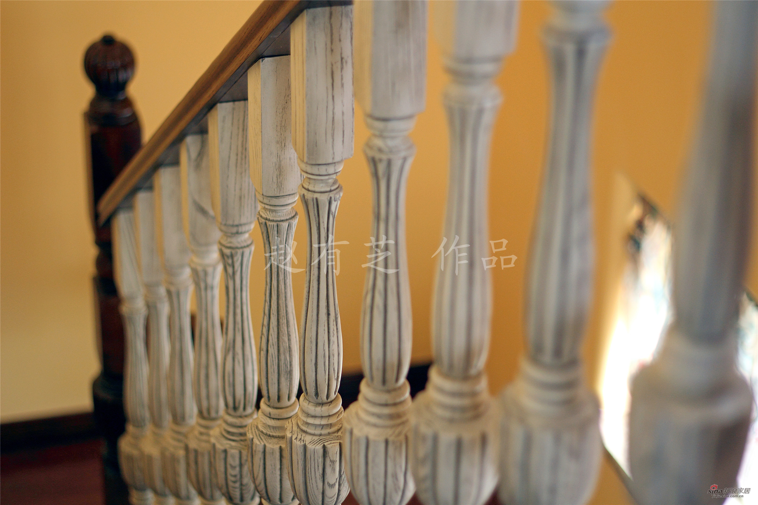美式 别墅 楼梯图片来自用户1907686233在【高清】150平温馨现代自然桃花源记55的分享