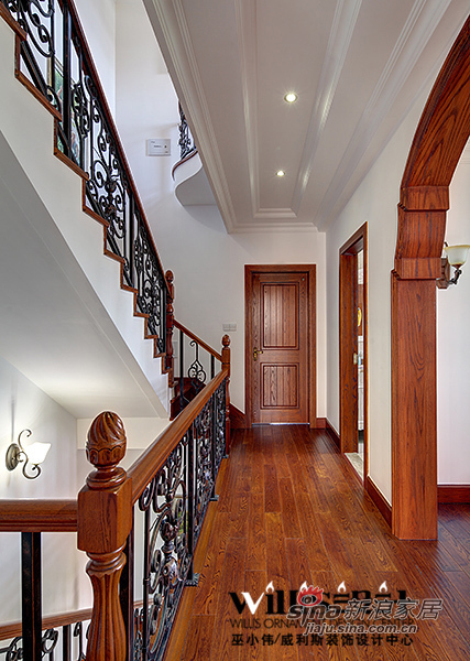 美式 别墅 楼梯图片来自用户1907685403在常熟怡景湾400平米联体别墅实景《怡静》80的分享
