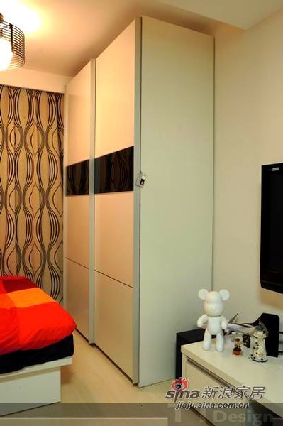 简约 一居 卧室图片来自用户2745807237在合理利用空间 小一房变精美单身公寓10的分享