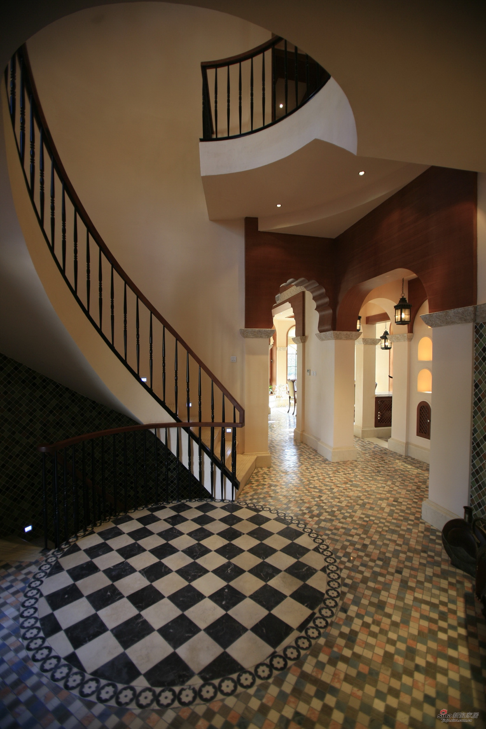 美式 别墅 楼梯图片来自用户1907685403在【高清】460㎡美式乡村实景别墅之家23的分享