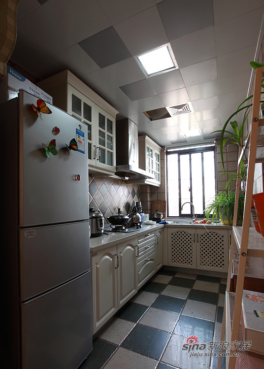 现代 二居 厨房图片来自装修微日记在【高清】80后夫妻78平森林系现代家71的分享