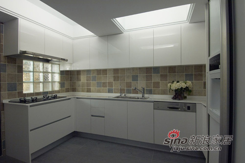 简约 公寓 厨房图片来自用户2557979841在6万打造40坪纯白风格39的分享