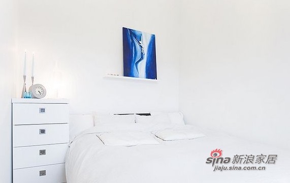 简约 一居 卧室图片来自用户2557979841在百变大咖秀40平蓝白极简公寓21的分享