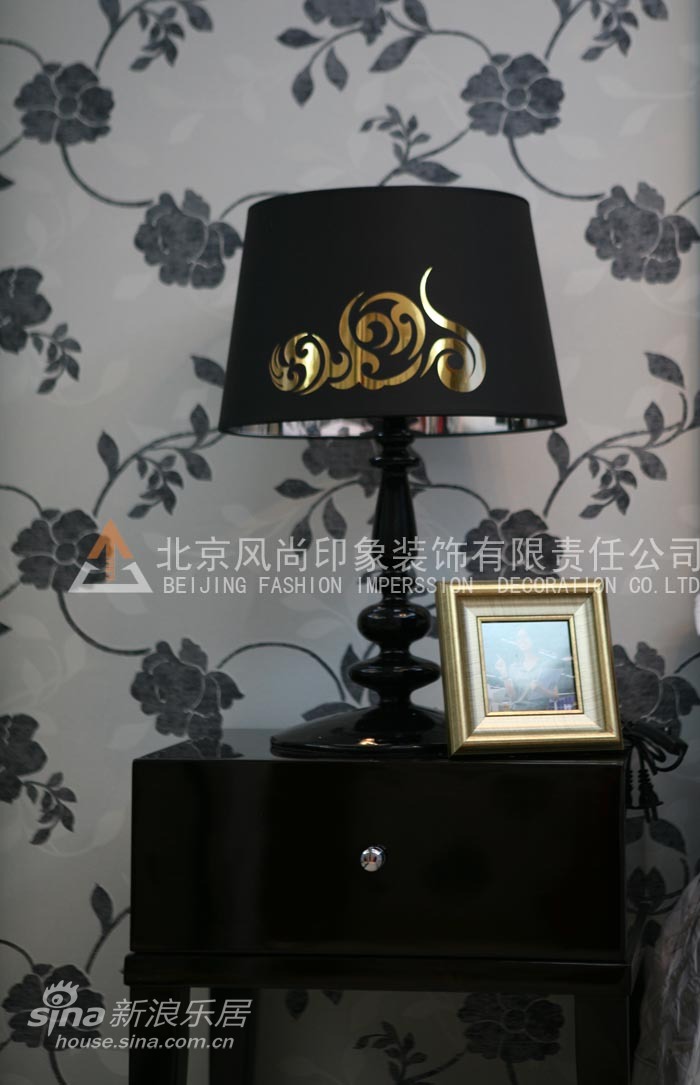 简约 三居 卧室图片来自用户2739153147在西式奢华78的分享