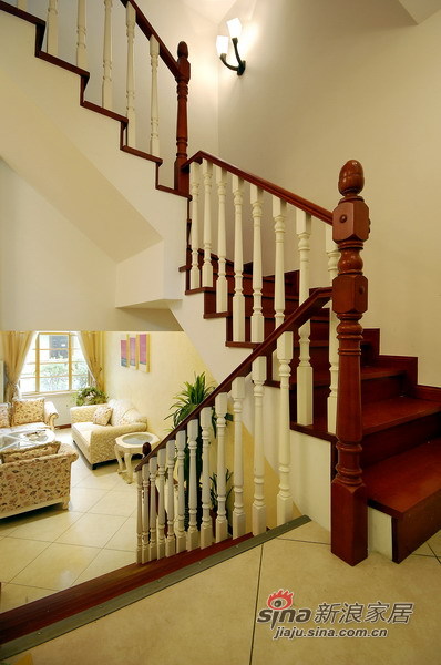 欧式 别墅 楼梯图片来自用户2745758987在18万装昌平220平欧式别墅96的分享