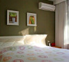 沉的感觉营造睡意- YFY 8815-L白色全皮套床[22502050480]- IKEA画+框- 富士通FAS35LSBW 空调- Levis 来雅士面漆，色号G0.10.40深绿灰