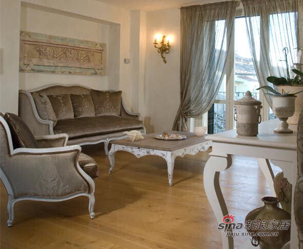 欧式 别墅 客厅图片来自用户2772873991在感受来自地中海的意式田园20的分享