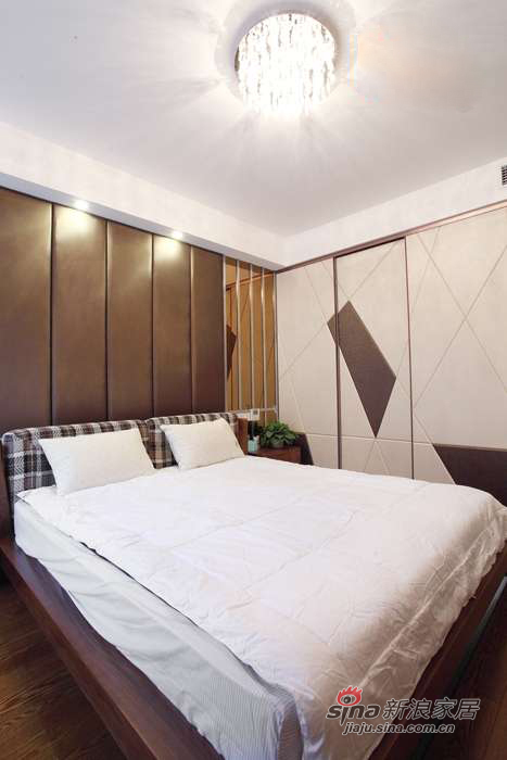 简约 三居 卧室图片来自用户2738813661在6万装修126平米现代时尚家43的分享