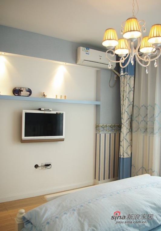 地中海 二居 卧室图片来自用户2757320995在9万装135平蓝色小清新地中海复式99的分享