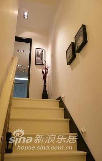 简约 跃层 楼梯图片来自用户2737950087在现代白领的桃花岛79的分享