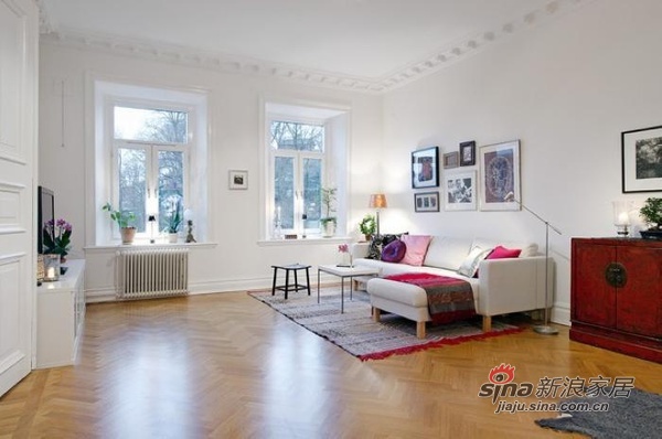 欧式 公寓 客厅图片来自用户2745758987在93平米的白色精致公寓93的分享