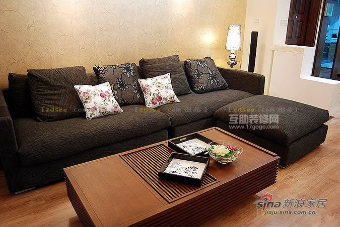 中式 二居 客厅图片来自用户1907658205在新中式风格荷色清香76的分享