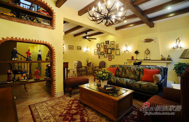 地中海 别墅 客厅图片来自用户2756243717在彩云湖地中海风情，充满阳光的味道57的分享