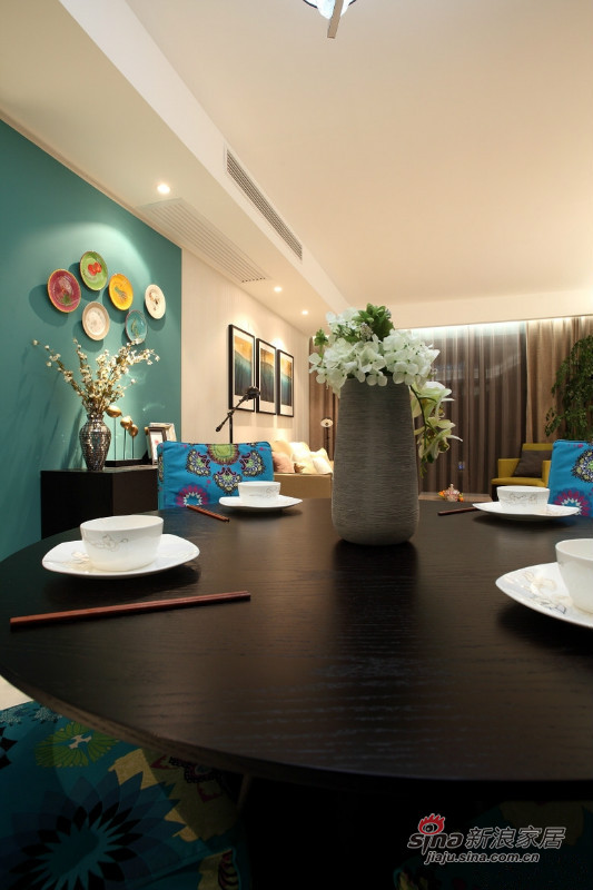 简约 三居 餐厅图片来自朗润装饰工程有限公司在112平个性蓝色简约美家的分享