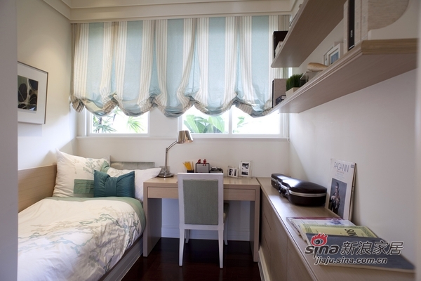 欧式 三居 卧室图片来自用户2772856065在珠江帝景58的分享