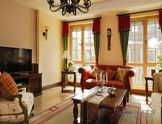 美式 别墅 客厅图片来自用户1907685403在【多图】美式休闲风格实景，保利西山林语76的分享