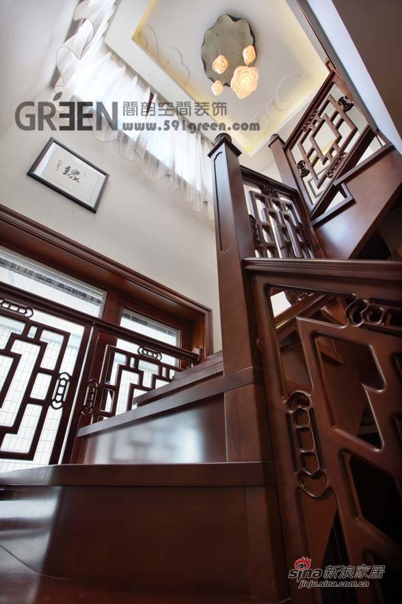 中式 复式 楼梯图片来自阁韵空间装饰在【高清】碧荷180平悠然中式风轻云淡家30的分享