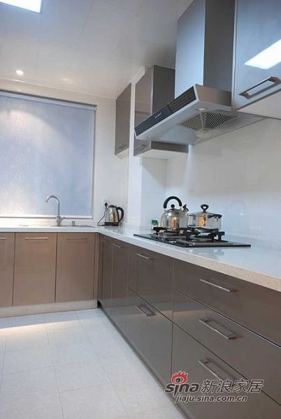 简约 三居 厨房图片来自用户2559456651在120平米现代简约风格设计—品质居家84的分享
