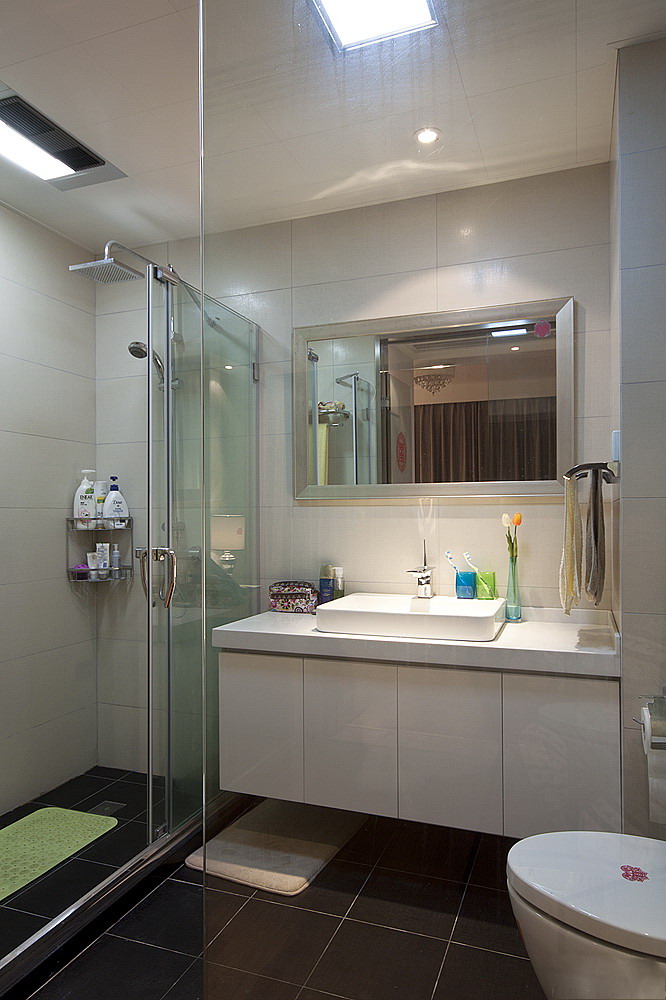 卫生间 简约图片来自用户2746953981在22图清爽小户型卫浴 营造明亮洁净感的分享